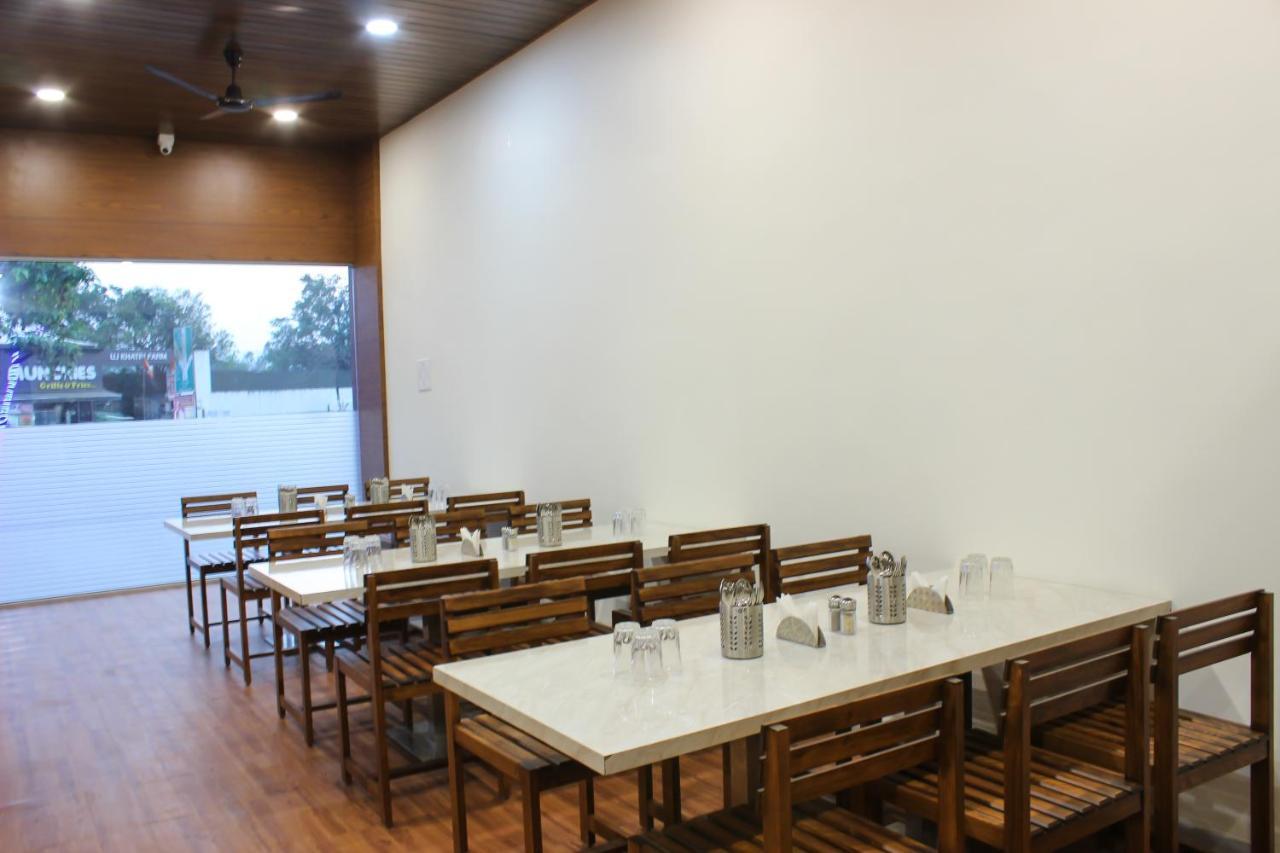 Hotel Rain Sky Inn Lonavala Exterior photo